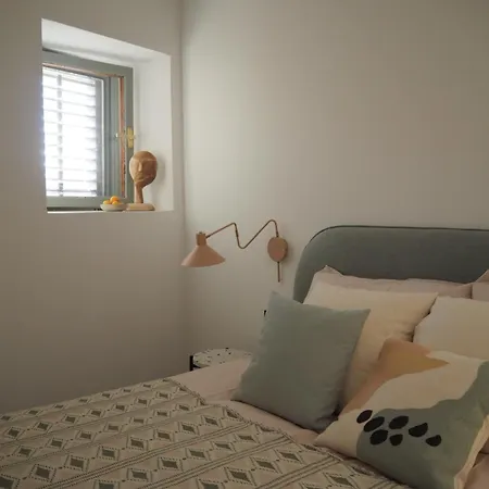 Mi Sestre - Hvar Vrisnik *