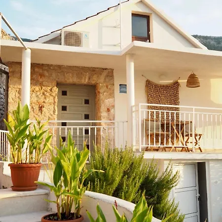 Mi Sestre - Hvar Vrisnik Jelsa (Hvar)